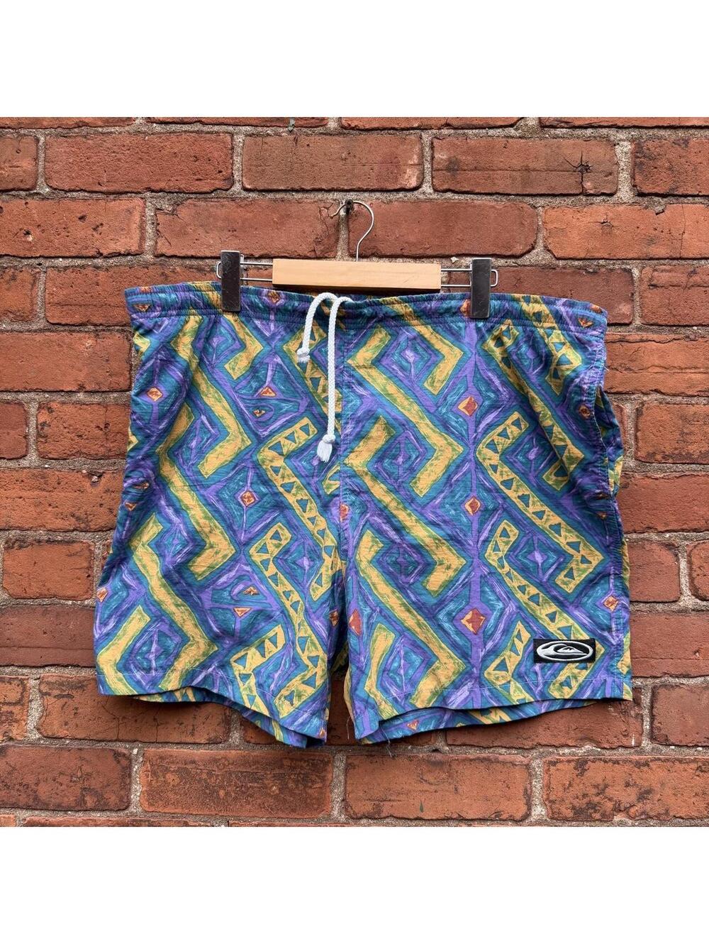Vintage quiksilver Aztec patterned board shorts 80s/90s 38